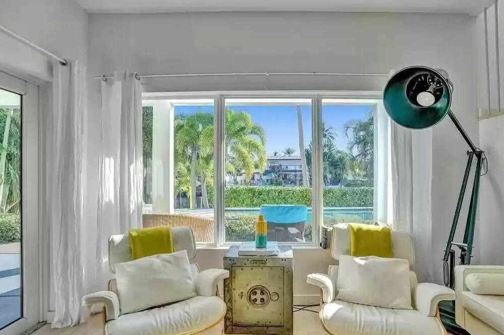 Photo of Livingroom in Lighthouse Point