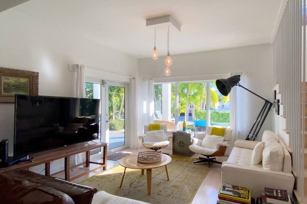 Photo of Livingroom in Lighthouse Point