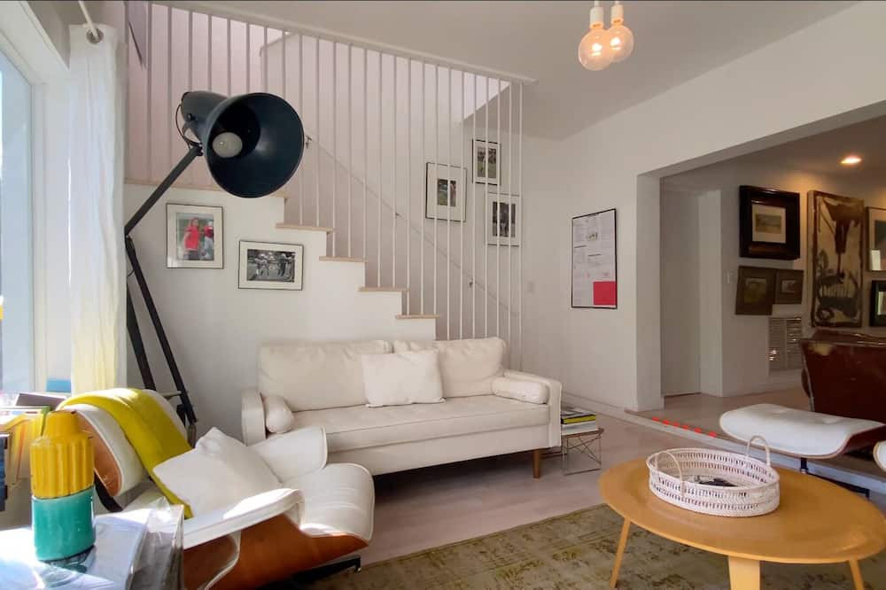 Photo of Livingroom in Lighthouse Point
