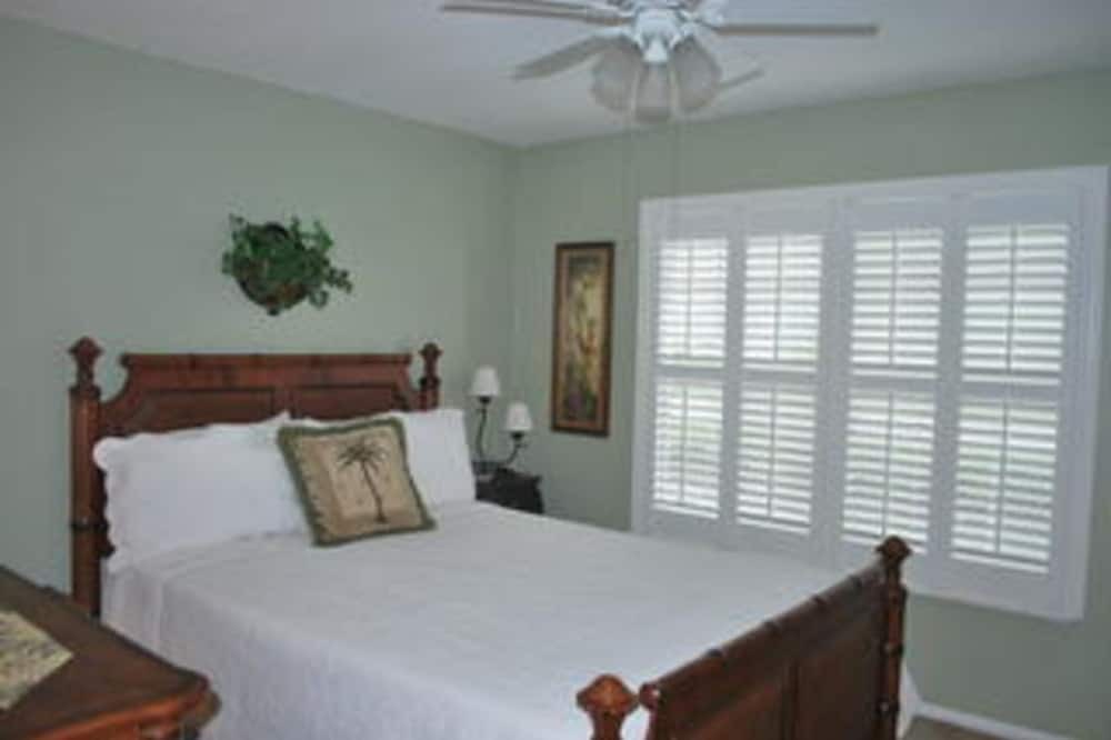 Photo of Bedroom in New Smyrna Beach
