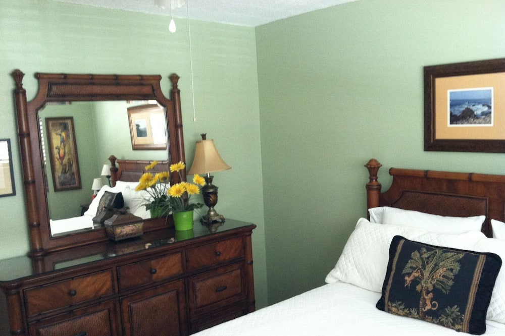 Photo of Bedroom in New Smyrna Beach
