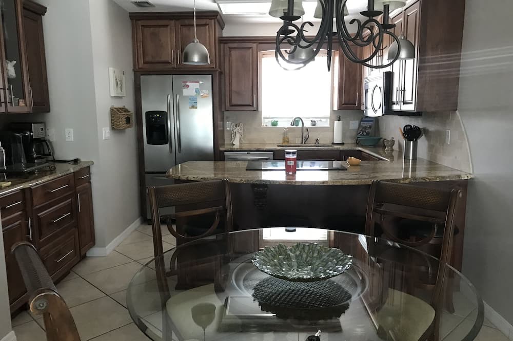 Photo of Kitchen in New Smyrna Beach