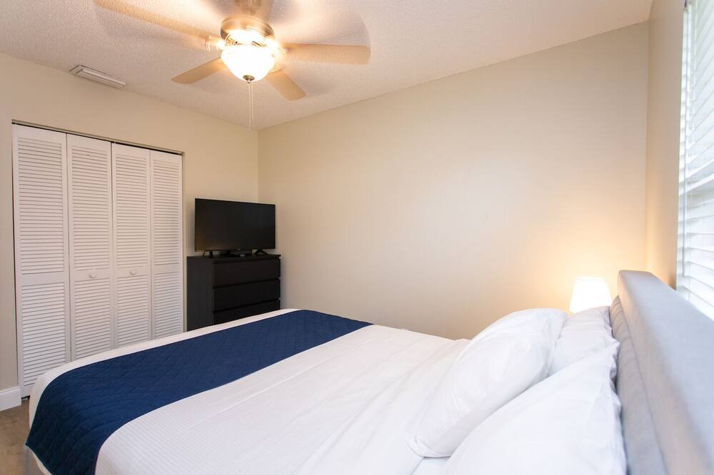 Photo of Bedroom in Dania Beach