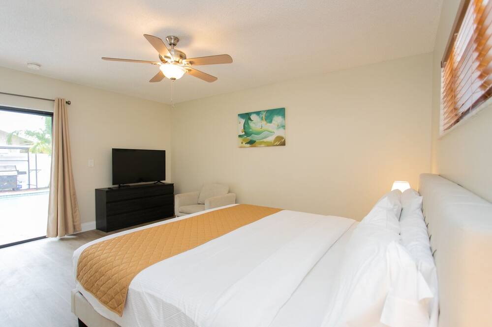 Photo of Bedroom in Dania Beach