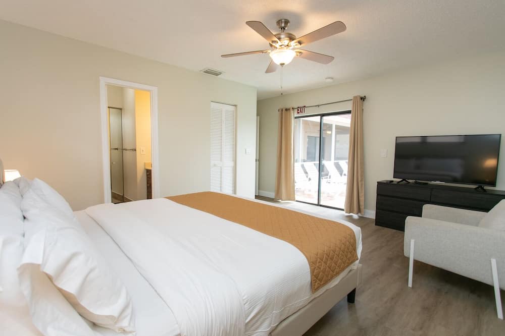 Photo of Bedroom in Dania Beach