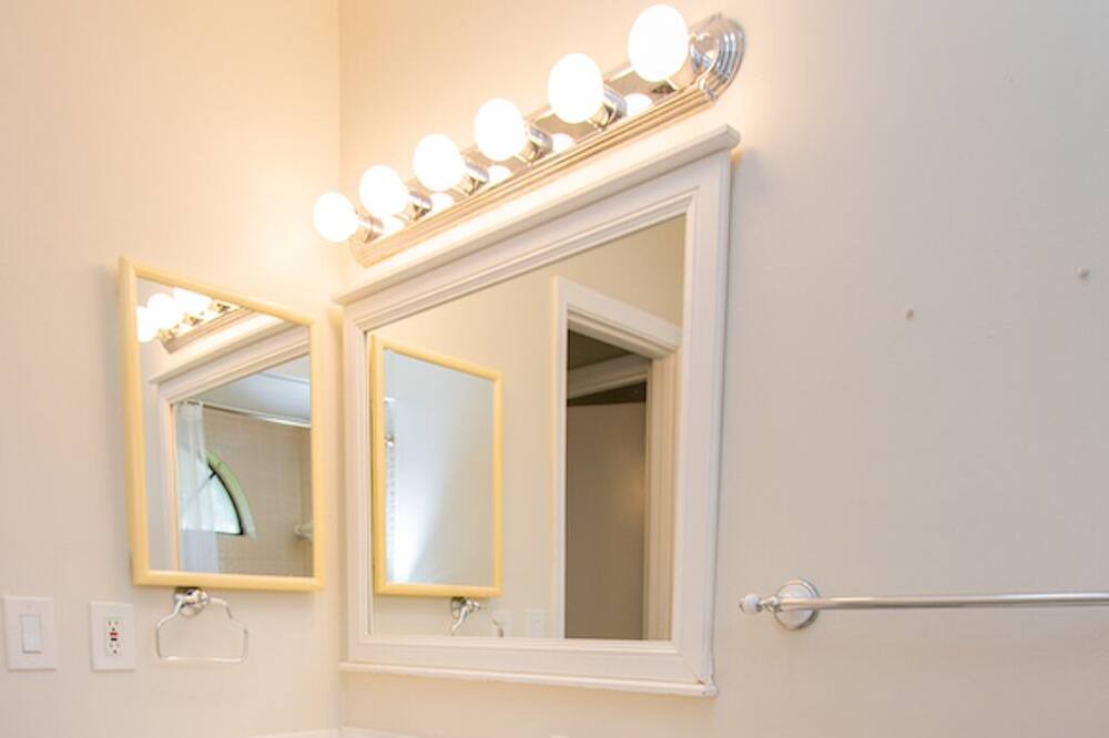 Photo of Bathroom in Dania Beach