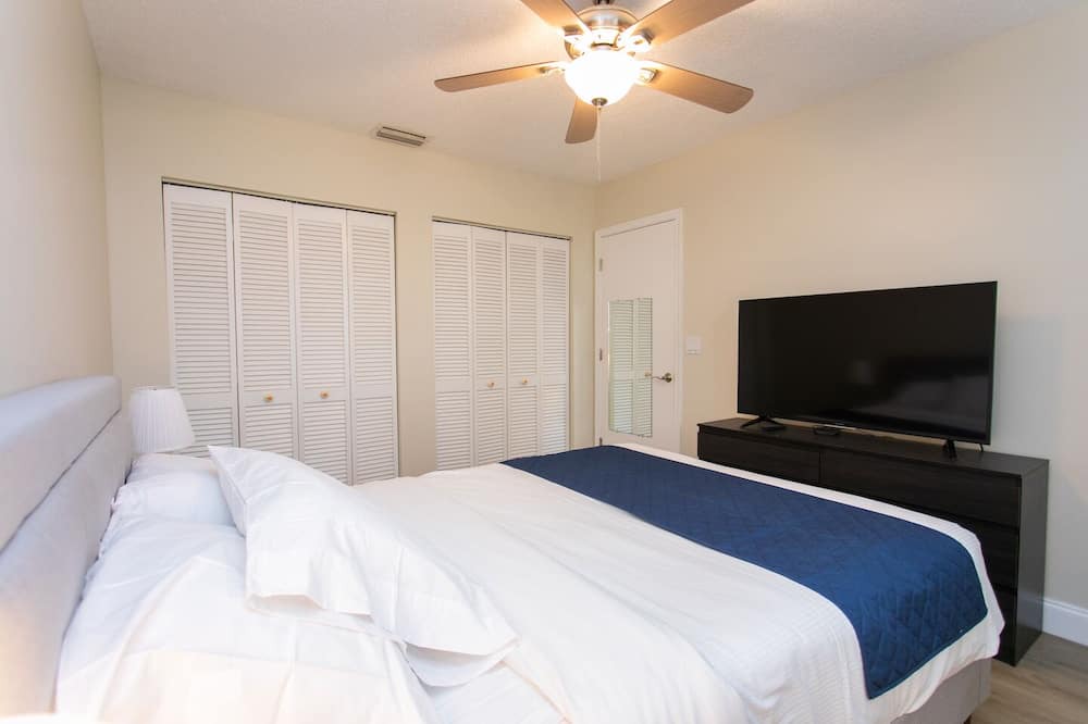 Photo of Bedroom in Dania Beach