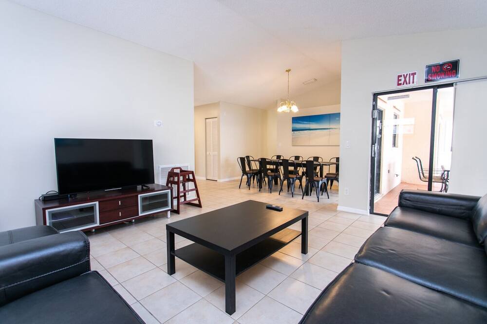 Photo of Livingroom in Dania Beach