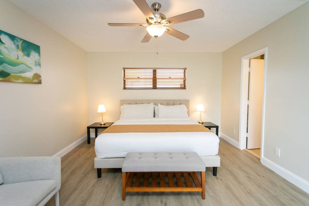 Photo of Bedroom in Dania Beach