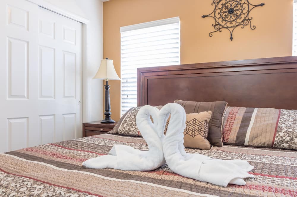 Photo of Bedroom in Crestwynd Bay