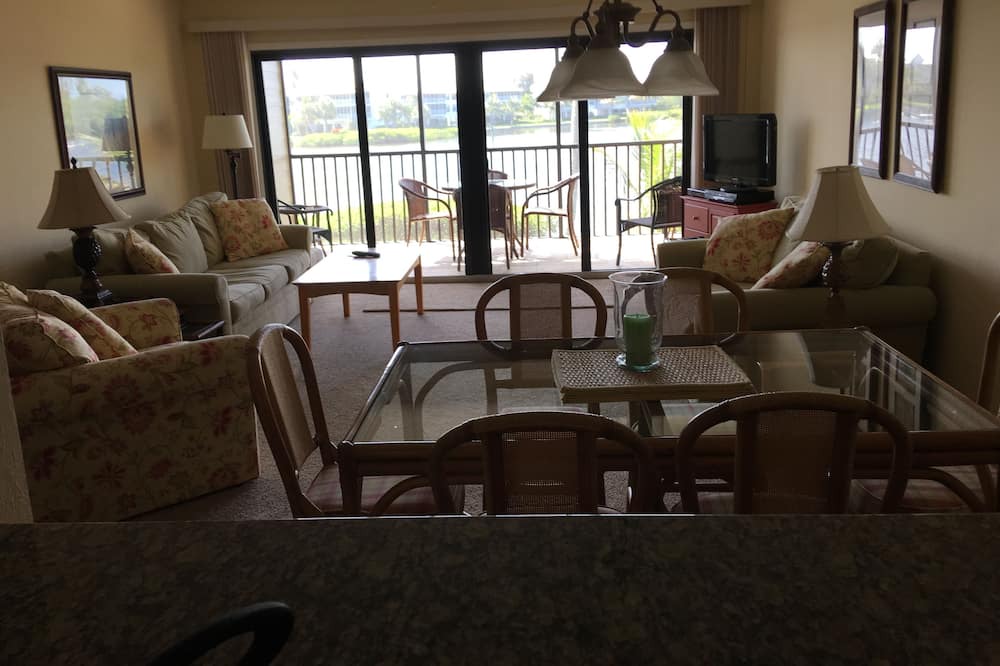 Photo of Bedroom in Bokeelia