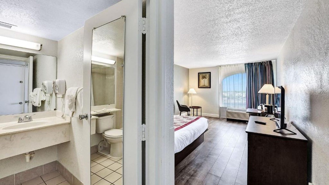 Photo of Bedroom in Survey Creek