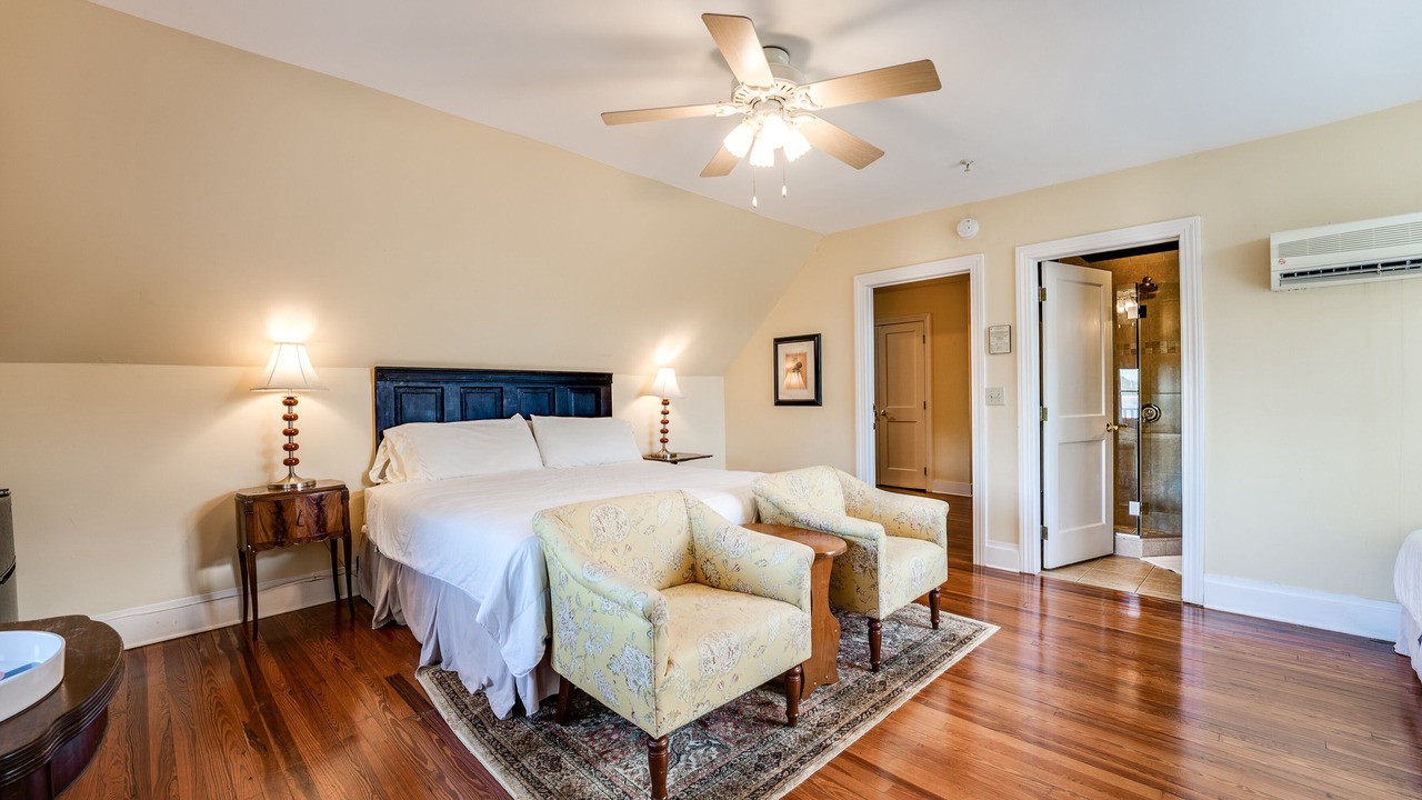 Photo of Bedroom in Five Points