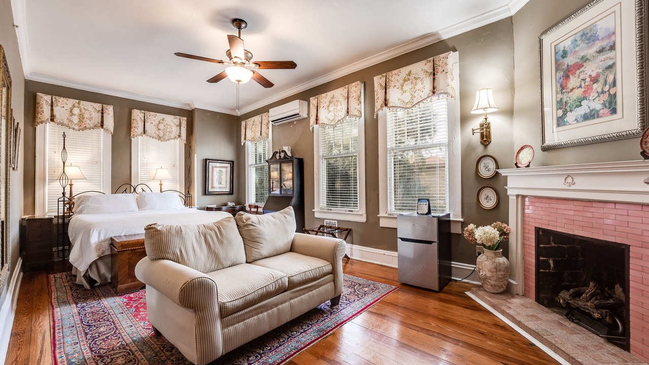 Photo of Bedroom in Five Points