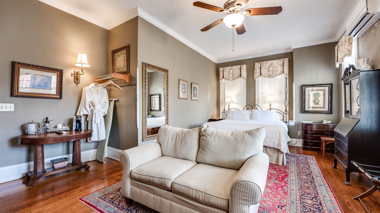 Photo of Bedroom in Five Points