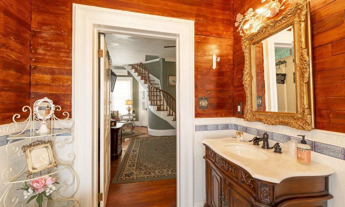 Photo of Bathroom in Historic Seaport