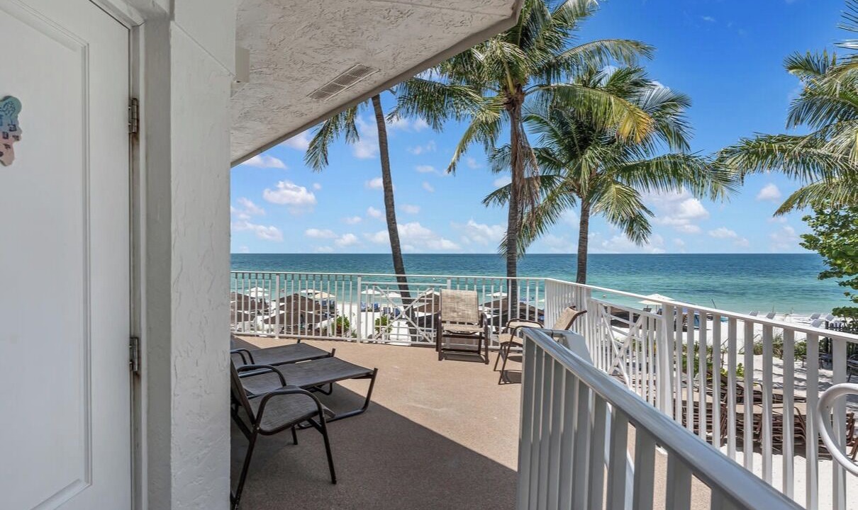 Photo of Bedroom in Vanderbilt Beach