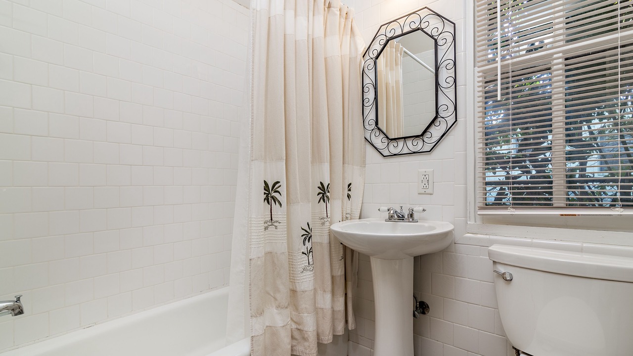 Photo of Bathroom in Flamingo Parks