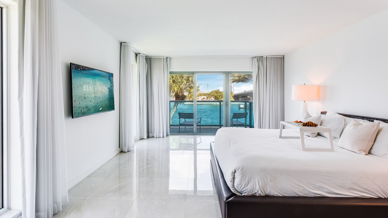 Photo of Bedroom in Bal Harbour