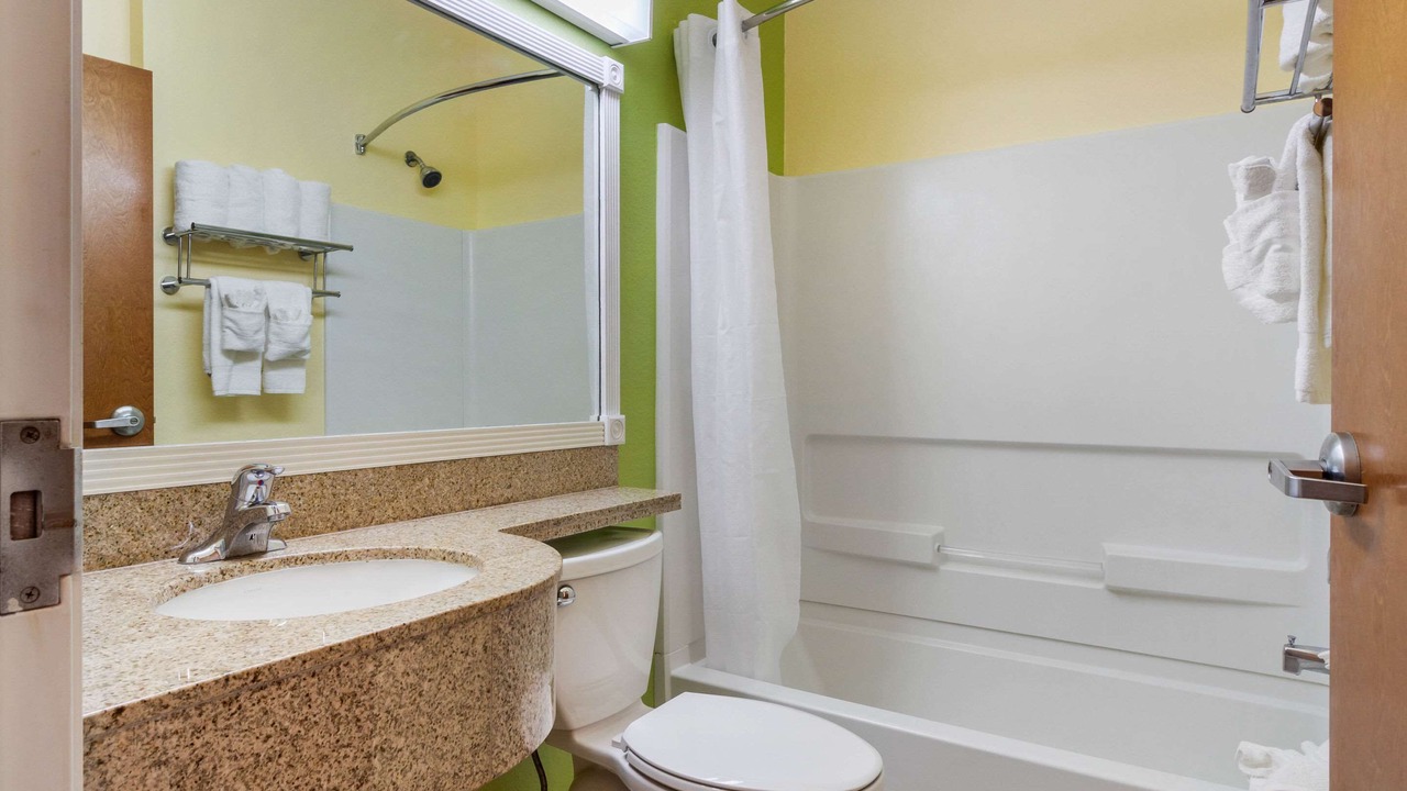 Photo of Bathroom in Lehigh Acres