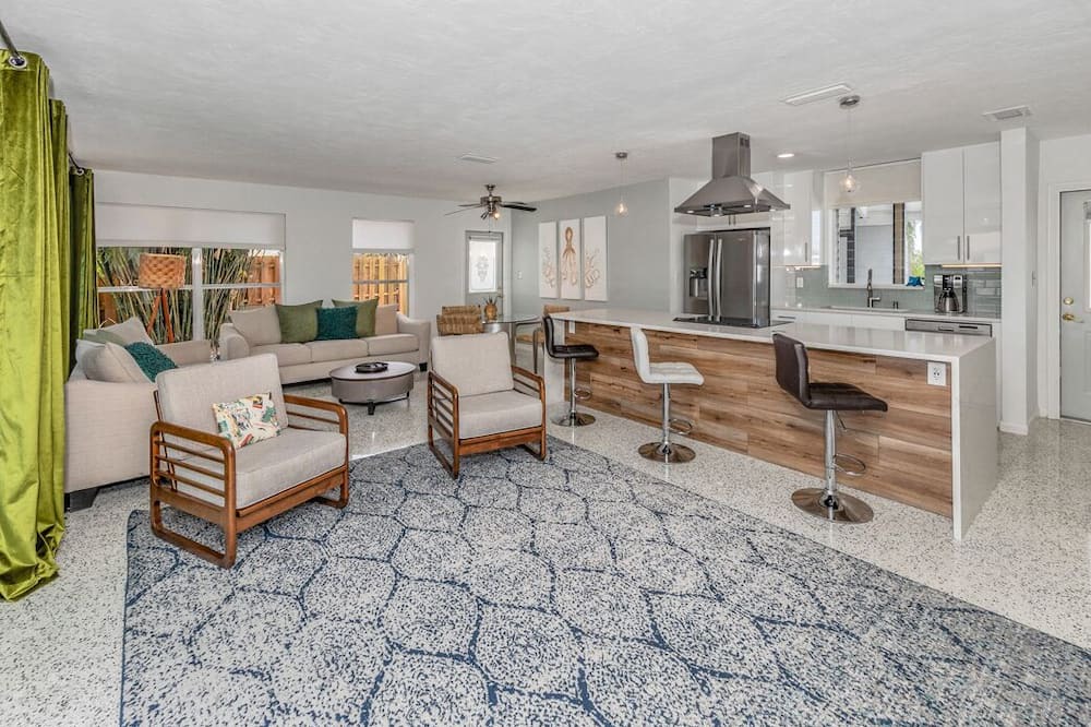 Photo of Livingroom in North Port