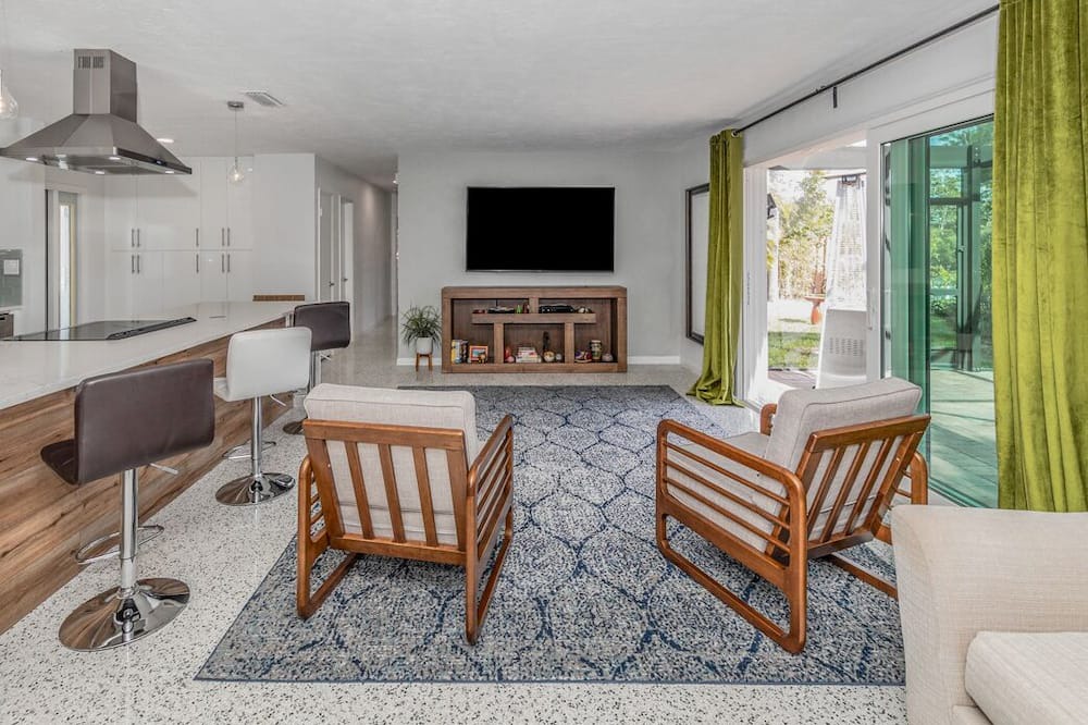 Photo of Livingroom in North Port