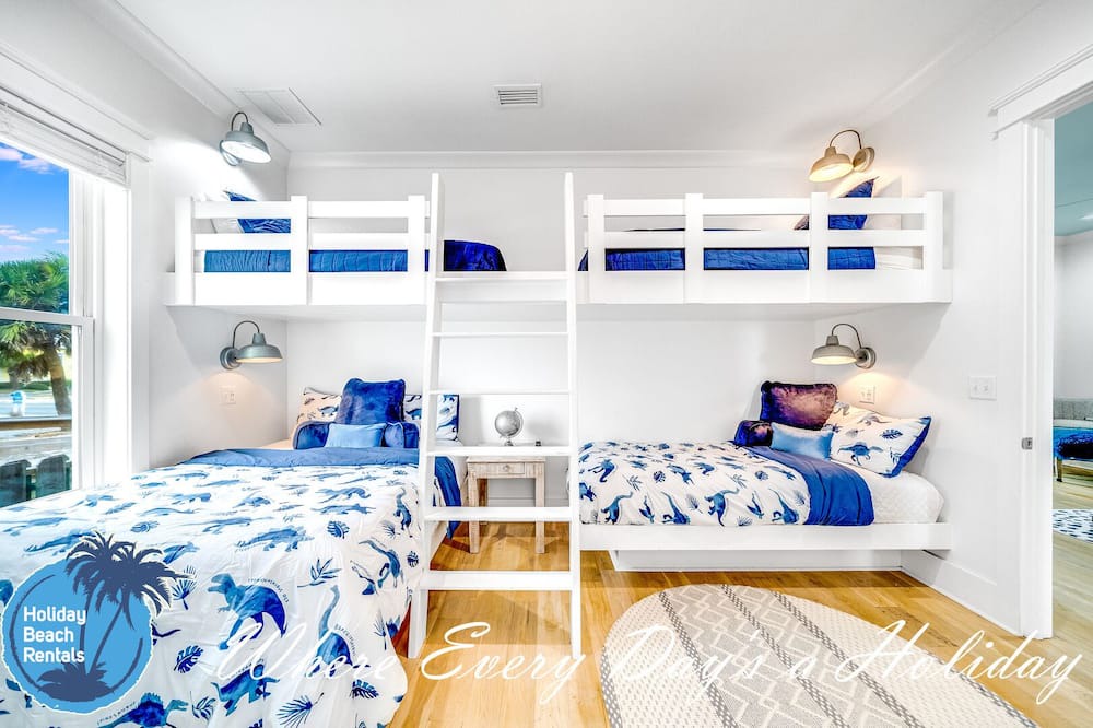 Photo of Bedroom in Laguna Beach Estates