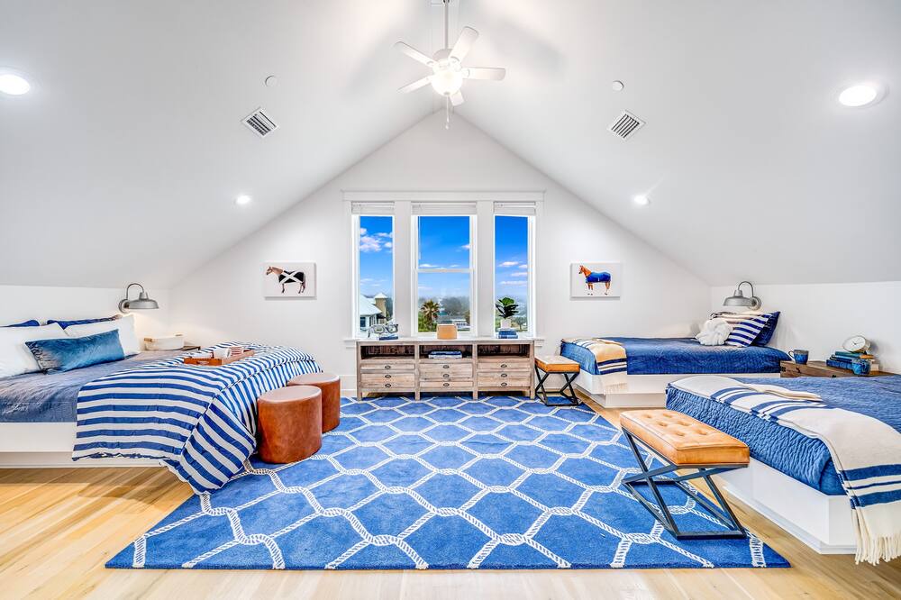 Photo of Bedroom in Laguna Beach Estates