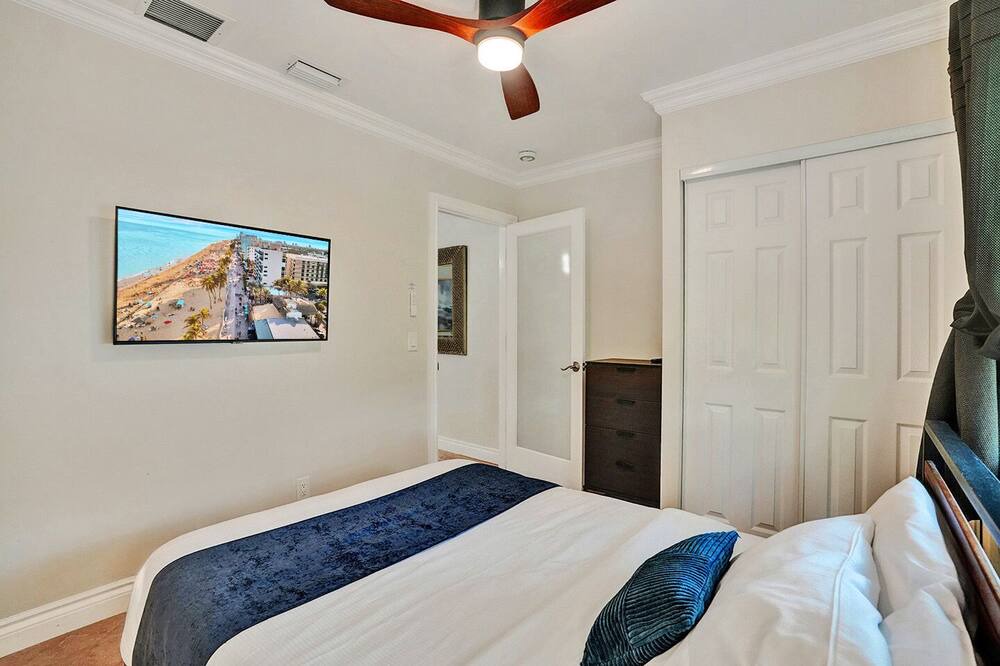Photo of Bedroom in South Lake