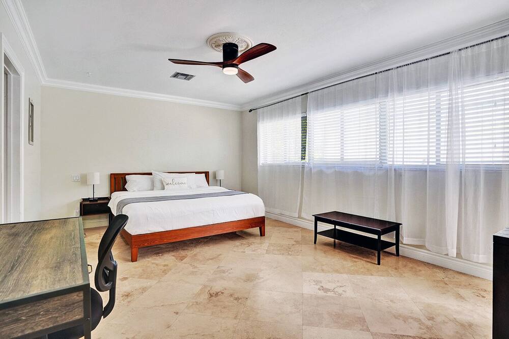 Photo of Bedroom in South Lake