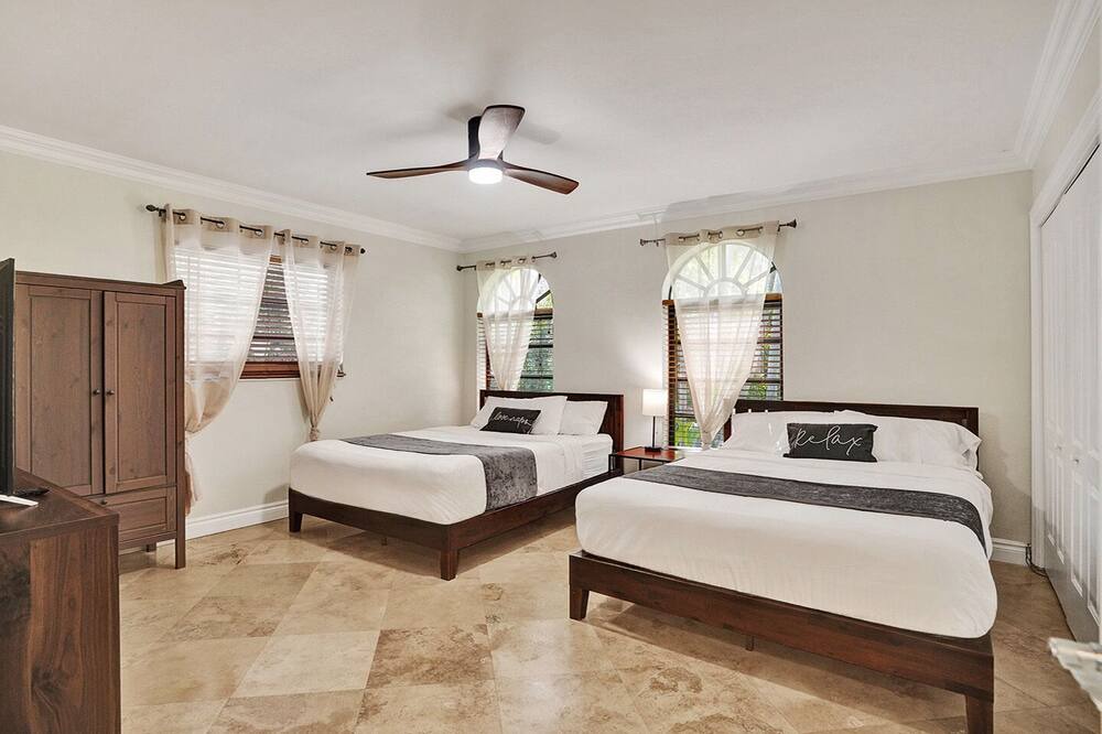 Photo of Bedroom in South Lake
