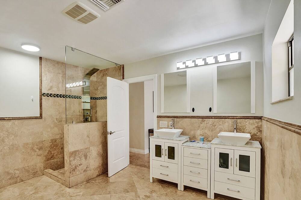 Photo of Bathroom in South Lake