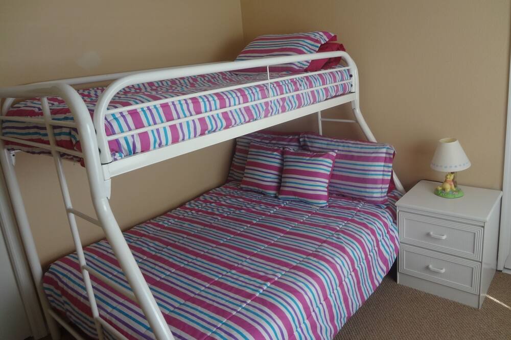 Photo of Bedroom in Lindfields