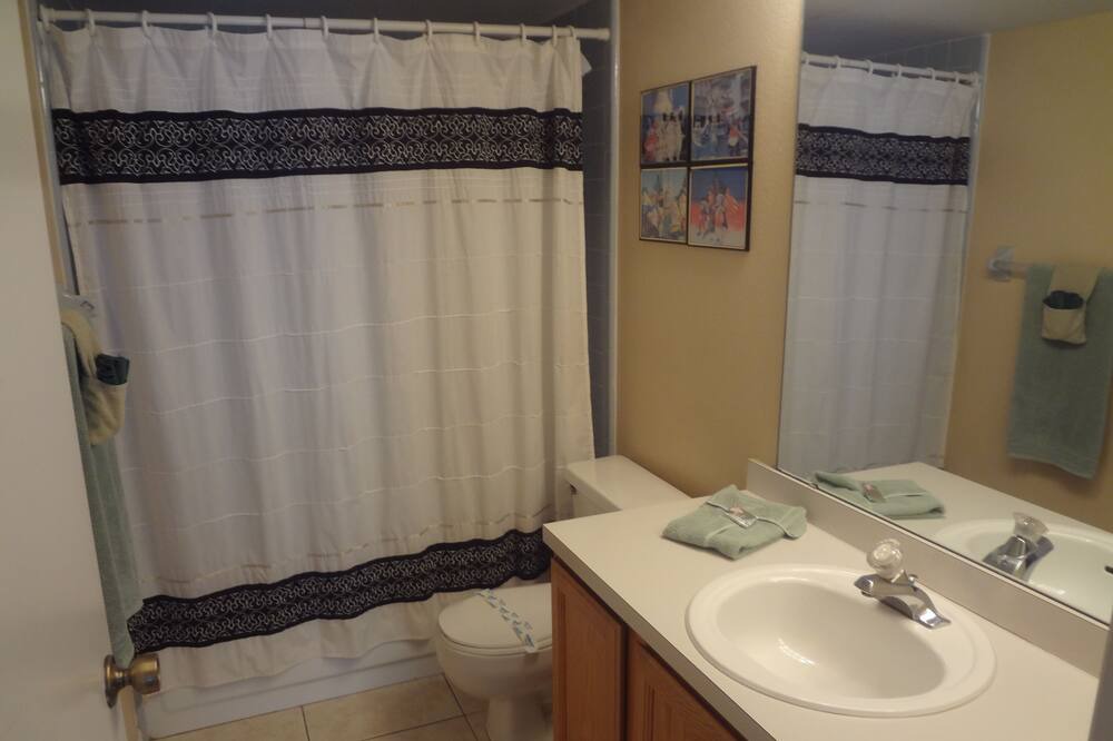 Photo of Bathroom in Lindfields