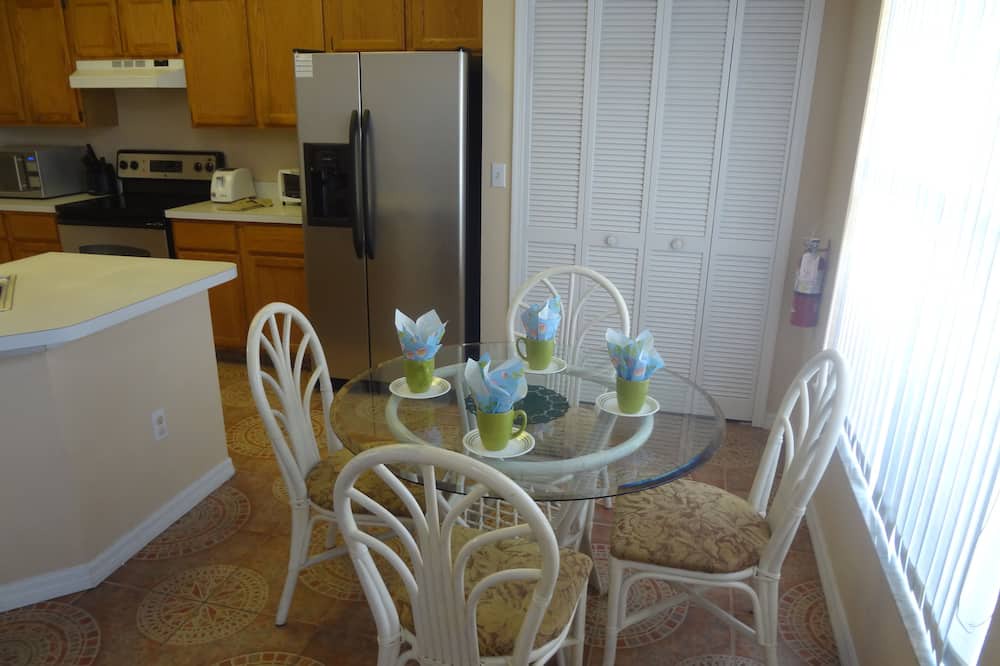 Photo of Kitchen in Lindfields