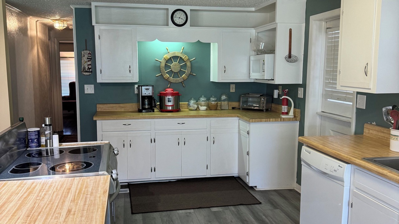 Photo of Kitchen in Indian Harbor Estates