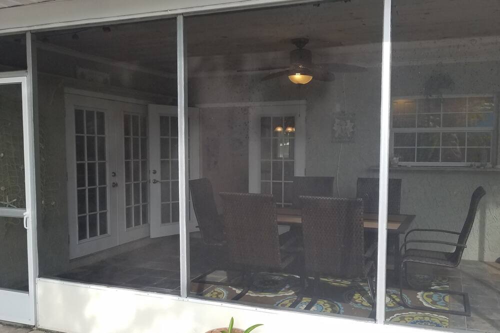 Photo of Patio Balcony in Crystal Beach