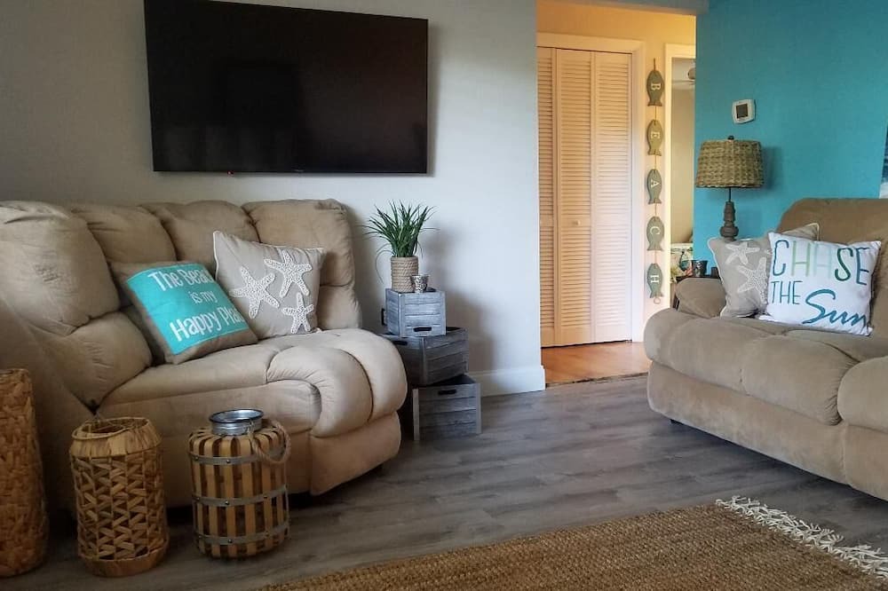 Photo of Bedroom in Crystal Beach