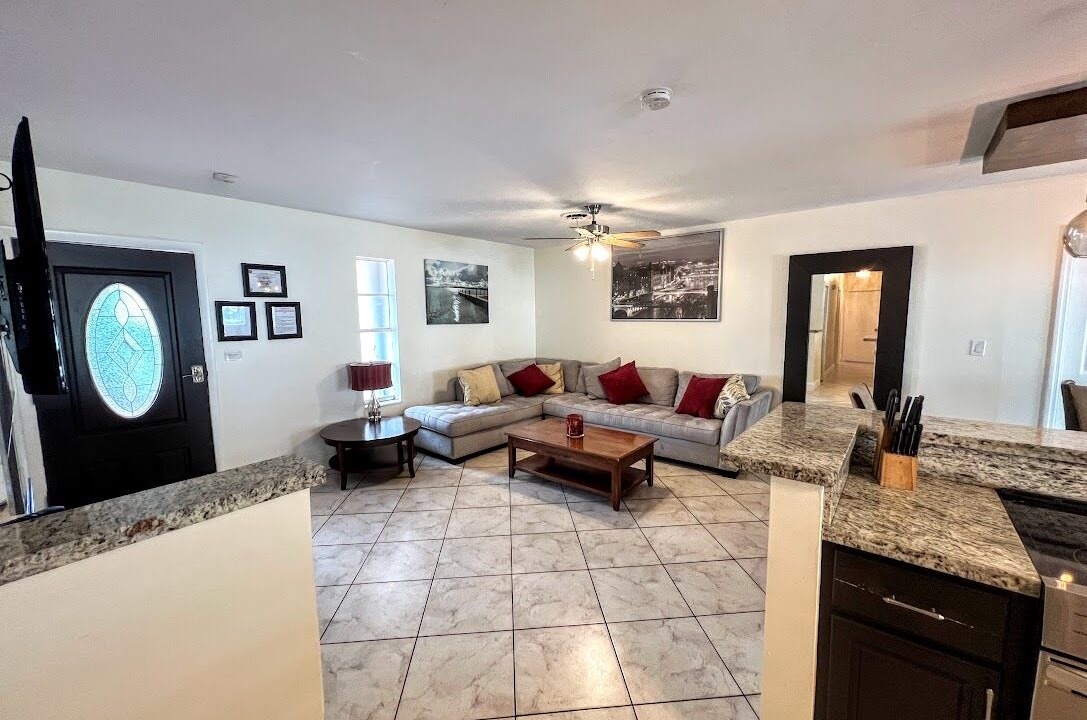 Photo of Livingroom in Ludlam