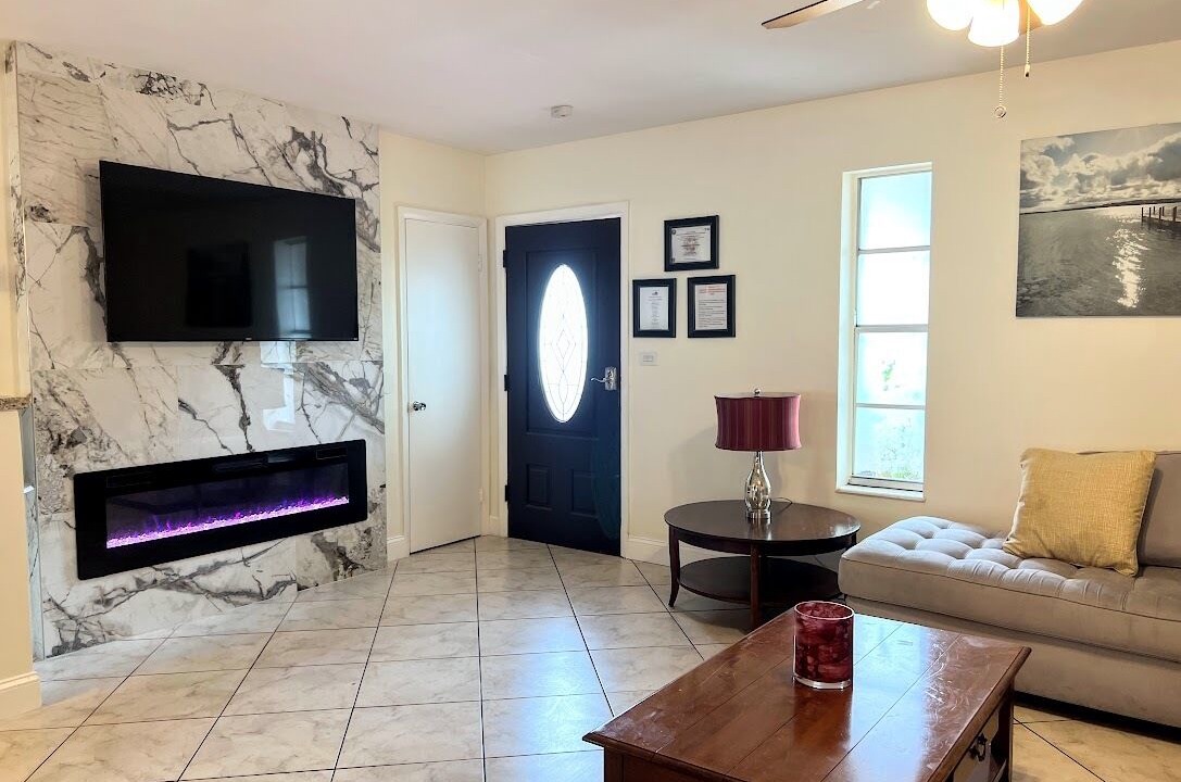 Photo of Livingroom in Ludlam