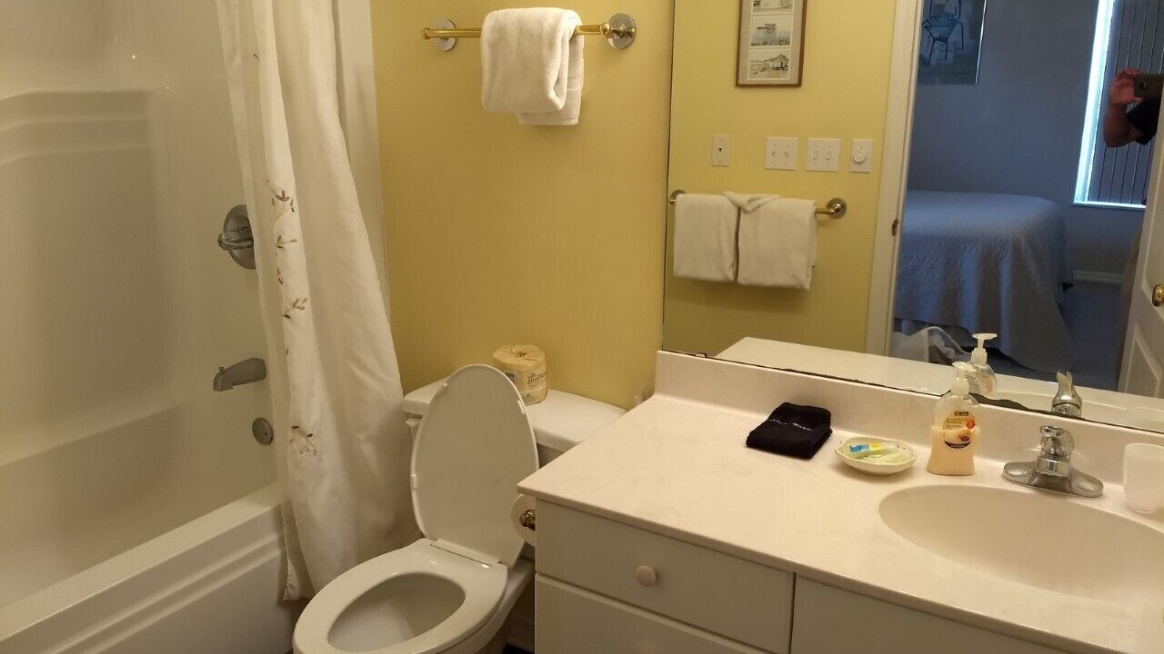 Photo of Bathroom in Cedar Key