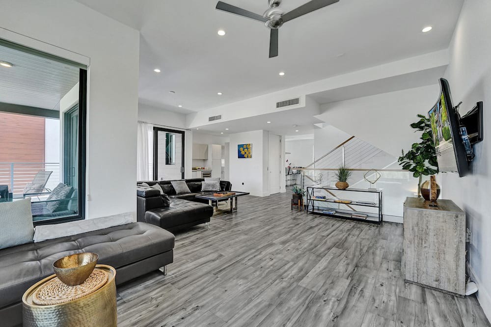 Photo of Livingroom in North Beach