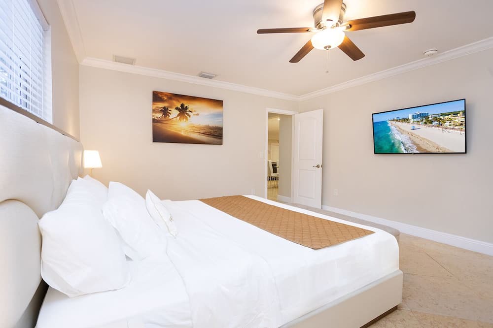 Photo of Bedroom in South Lake