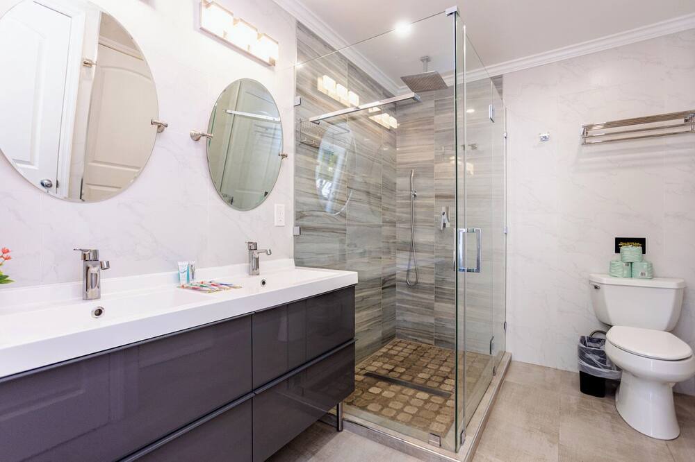 Photo of Bathroom in South Lake