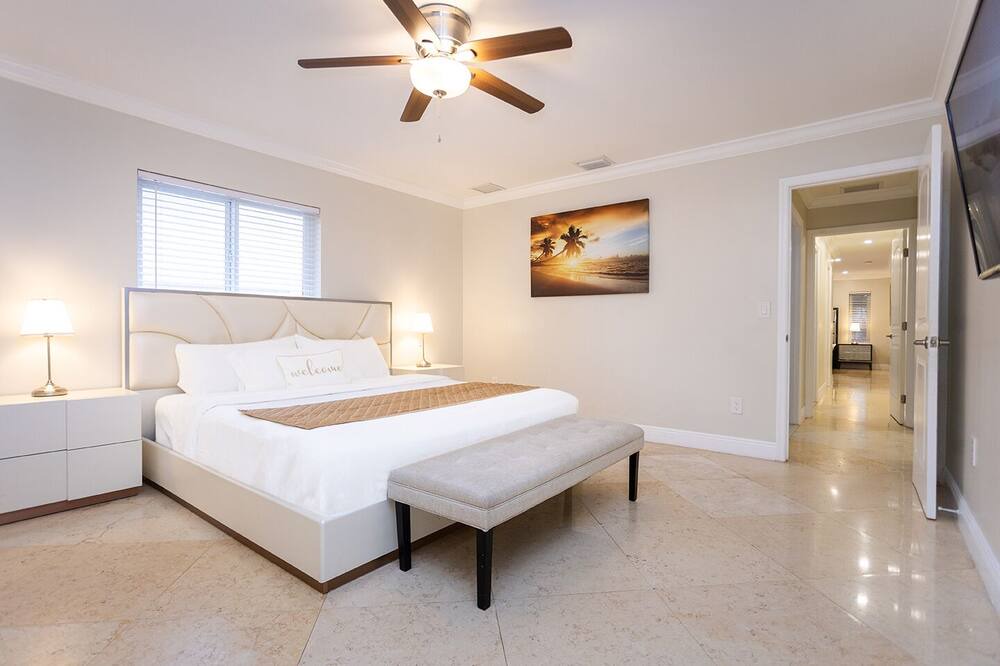 Photo of Bedroom in South Lake