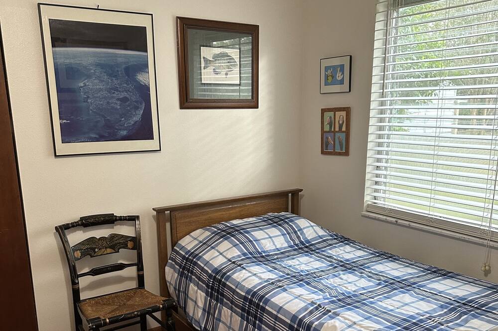 Photo of Bedroom in Ridge Manor