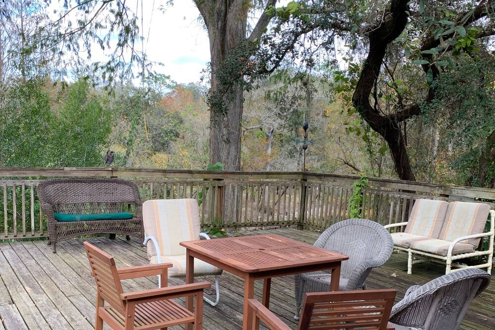 Photo of Patio Balcony in Ridge Manor