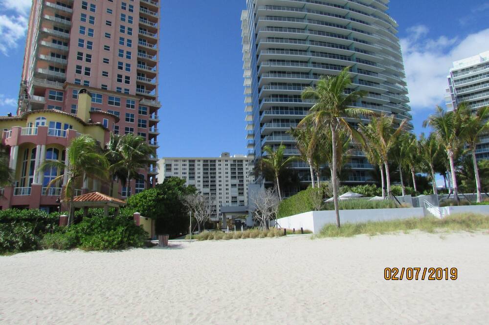 Photo of Others in Dolphin Isles