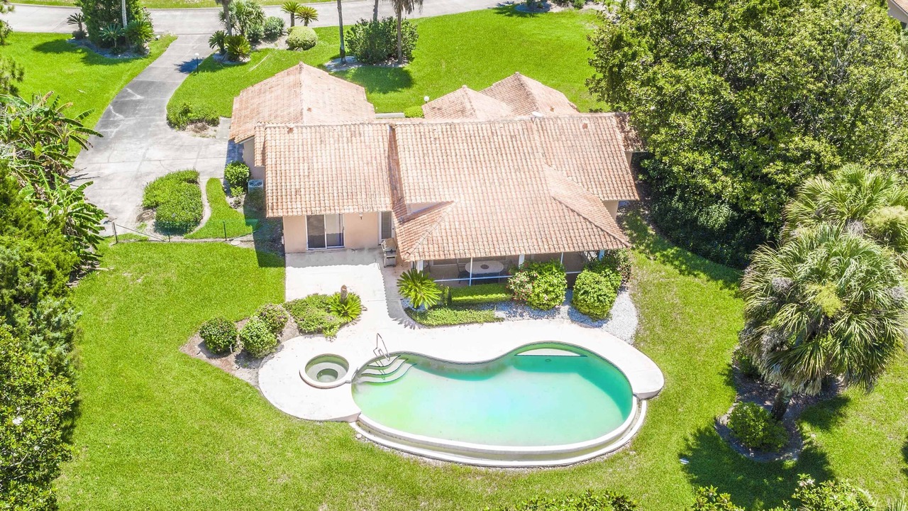 Photo of Outdoor in Groveland
