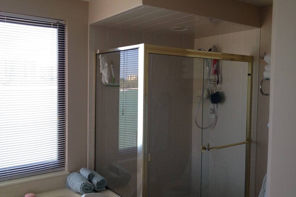 Photo of Bathroom in Isles of Capri